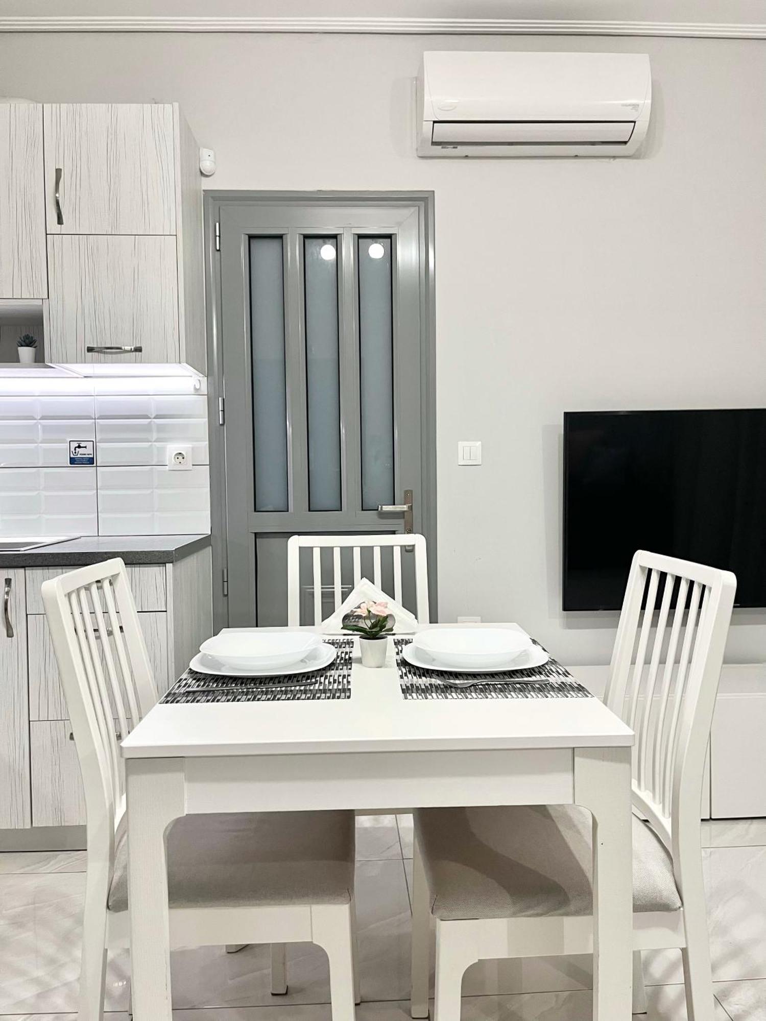 Blueline Apartment 3 Loutraki  Exterior photo