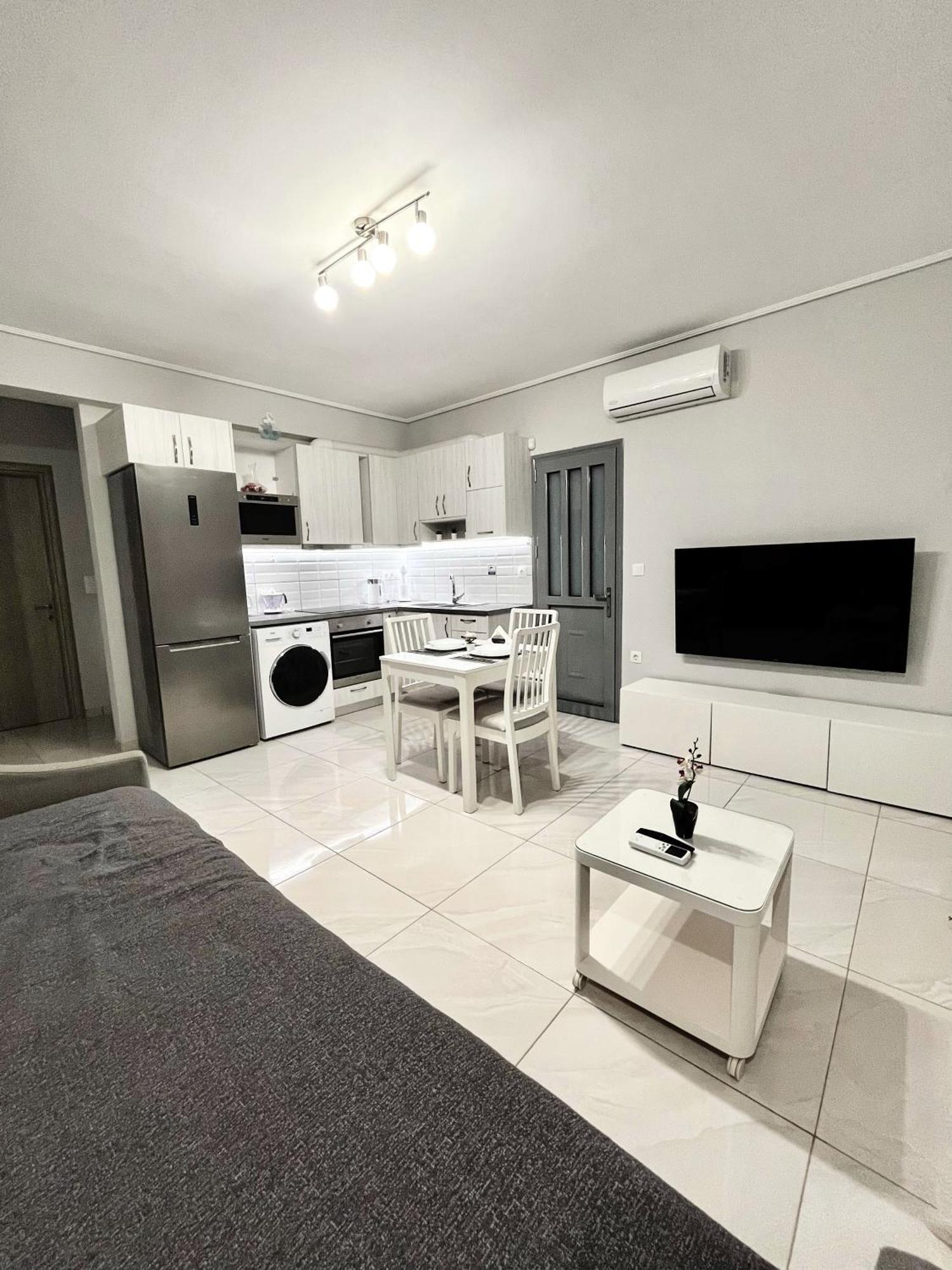 Blueline Apartment 3 Loutraki  Exterior photo